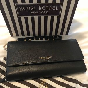 Henri Bendel Wristlet